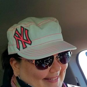 Meet your Posher, Candy